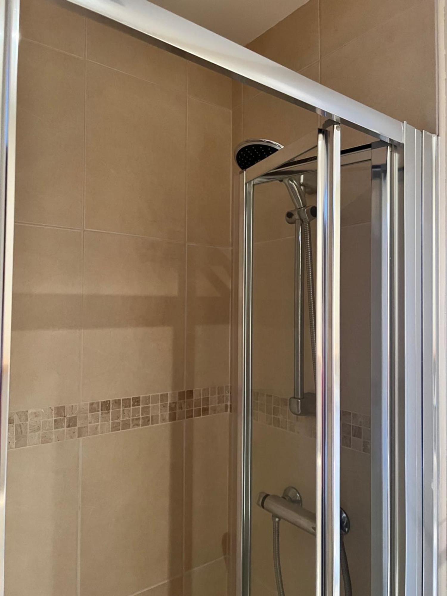 Penthouse Apartment - Town Centre, Sea Views, Secure Parking Portrush Esterno foto