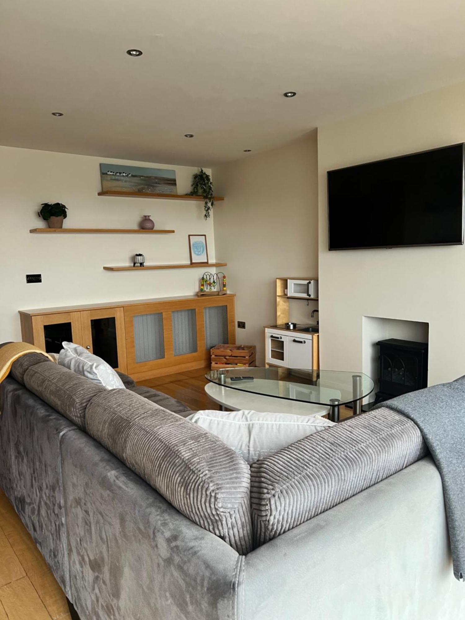 Penthouse Apartment - Town Centre, Sea Views, Secure Parking Portrush Esterno foto
