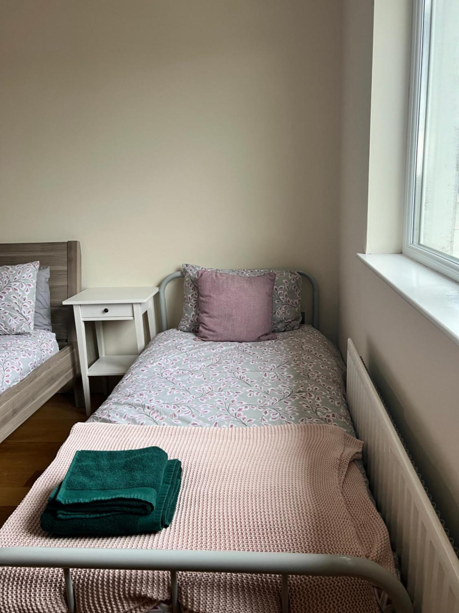 Penthouse Apartment - Town Centre, Sea Views, Secure Parking Portrush Esterno foto